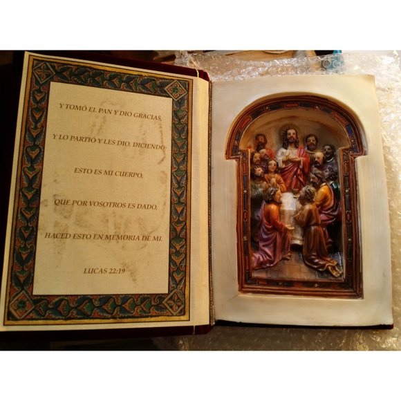 TURTLE King Holy book with 3D communion figures - Picture 1 of 7